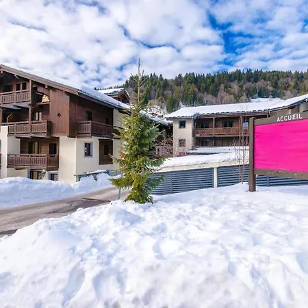 T2 Avec Et Piscine, Proche Centre Et Pistes De - - Fr-1-598-85