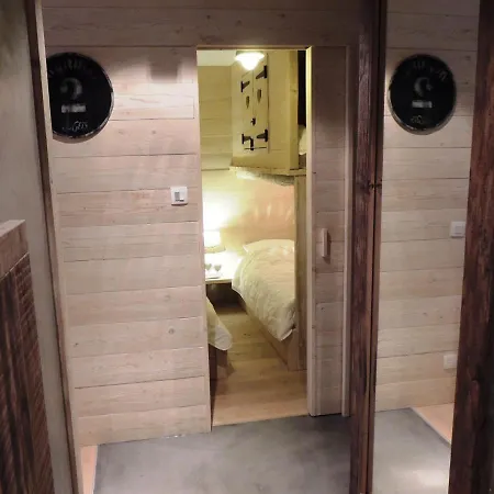 T2 Avec Et Piscine, Proche Centre Et Pistes De - - Fr-1-598-85 Appartement *